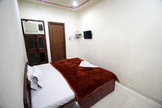 TG Stays Mahipalpur, New Delhi 4
